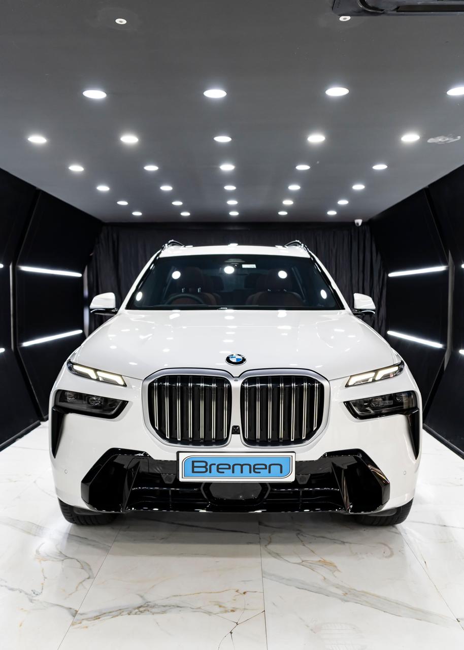 BMW i7