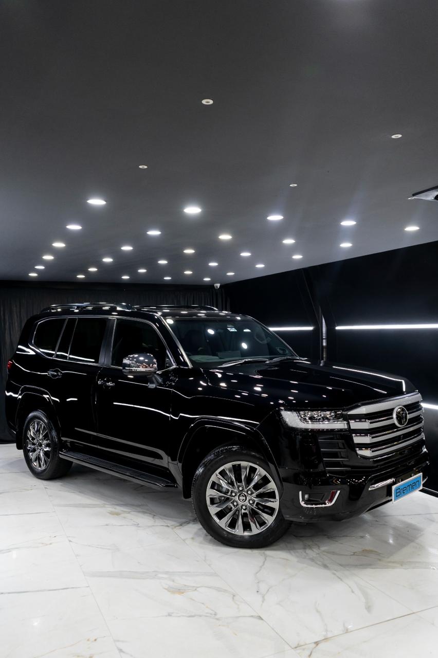 Toyota Land Cruiser 300